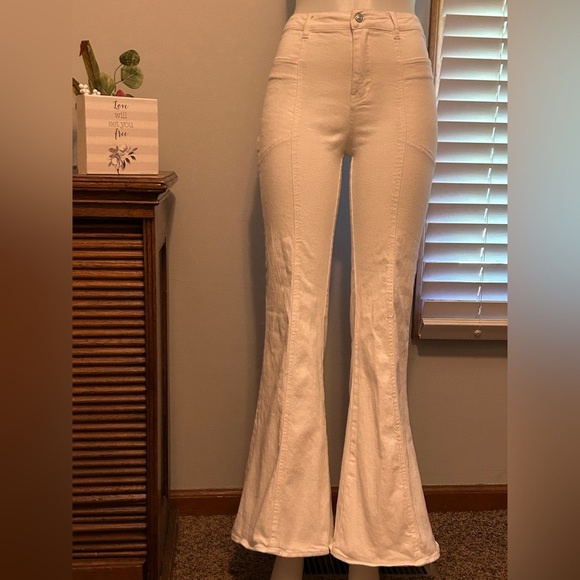 entro Denim - Bell bottoms, Sz S, Entro white denim, white jeans, see pics for measurements